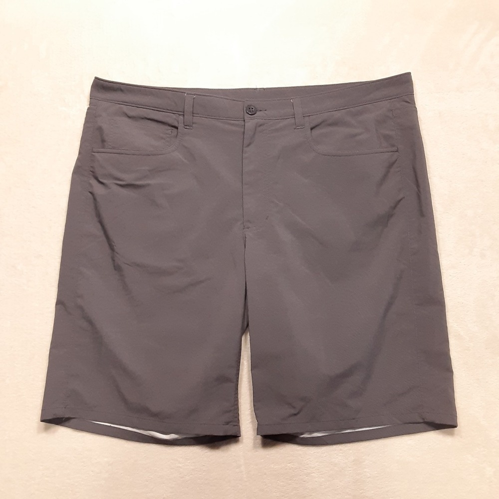 Roundtree & Yorke Mens Performance Chino Shorts 38 Gray 10" Inseam Work Play